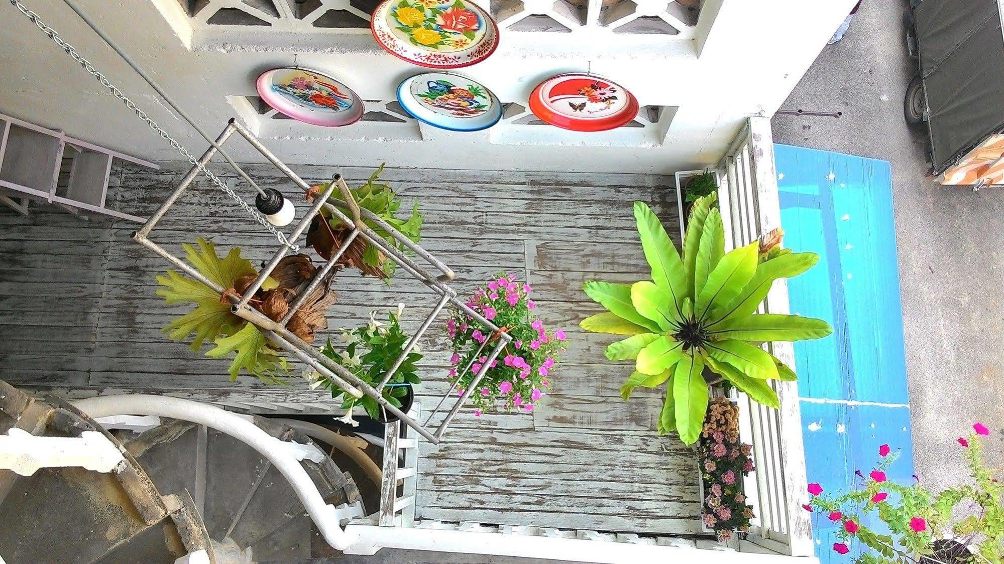 The Loft @ 13 Hibiscus Lägenhet Malacca Exteriör bild
